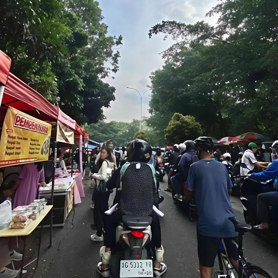 Semua Orang Menjual, Sedikit Orang Membeli, Potret Getir Ekonomi Bertahan Hidup