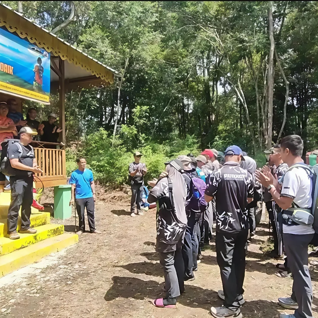 Perkuat Diplomasi Budaya, 79 Pendaki Taklukkan Gunung Daik dalam Agenda Pahang-Lingga 2026