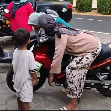Hendak Berobat, Ibu di Ponorogo Meninggal di Atas Motor, Empat Anaknya Membutuhkan Pengasuhan