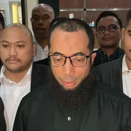 Haji Tanpa Antre dan Polemik Khalid Basalamah: Legalitas atau Manipulasi?